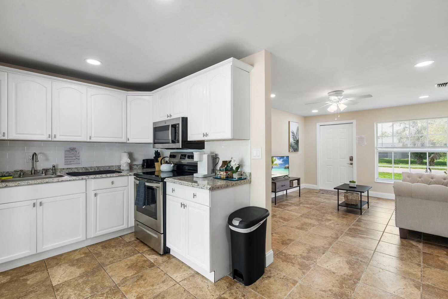 Private In West Palm - Close To Beaches Homestay